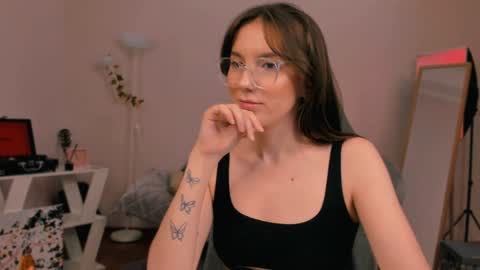 Snapshot of yourfrenchteacher chatting on 02.02.25 Chloe online show from 02.02.25