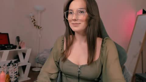 Snapshot of yourfrenchteacher chatting on 02.05.25 Chloe online show from 02.05.25