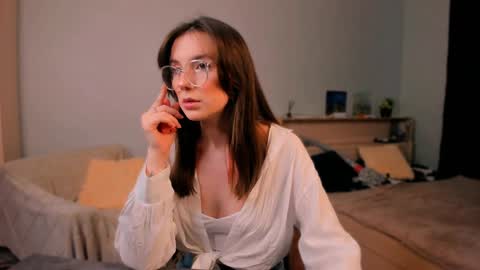 Snapshot of yourfrenchteacher chatting on 02.07.25 Chloe online show from 02.07.25