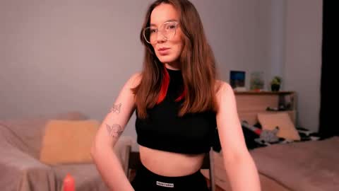Snapshot of yourfrenchteacher chatting on 02.16.25 Chloe online show from 02.16.25
