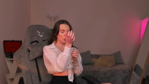 Snapshot of yourfrenchteacher chatting on 03.06.25 Chloe online show from 03.06.25