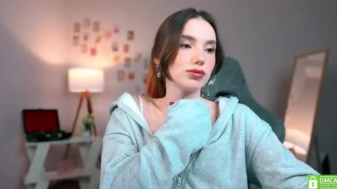 Snapshot of yourfrenchteacher chatting on 09.16.25 Chloe online show from 09.16.25