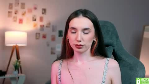 Snapshot of yourfrenchteacher chatting on 09.18.25 Chloe online show from 09.18.25