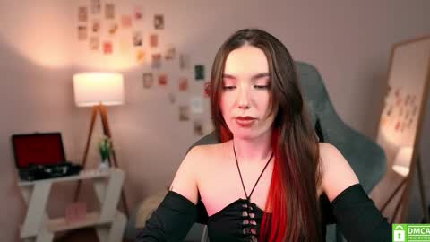 Snapshot of yourfrenchteacher chatting on 10.10.25 Chloe online show from 10.10.25