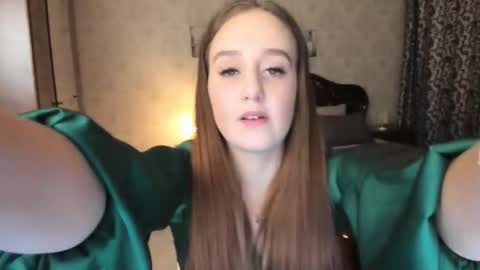 Snapshot of yourhotmariam chatting on 10.22.25 Mariam online show from 10.22.25
