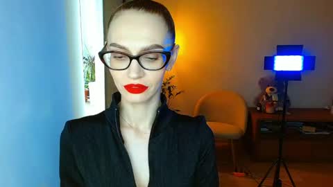 Snapshot of yourladysunshine chatting on 04.15.26 Ksyusha online show from 04.15.26