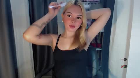Snapshot of yourlovekylie chatting on 04.24.26 KYLIE MORE online show from 04.24.26