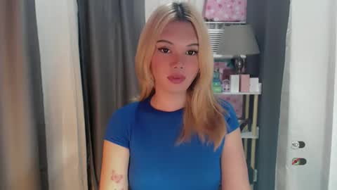 Snapshot of yourlovekylie chatting on 05.16.26 KYLIE MORE online show from 05.16.26