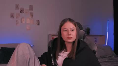 Nikol online show from 10.14.25