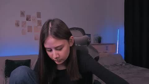 Nikol online show from 10.17.25