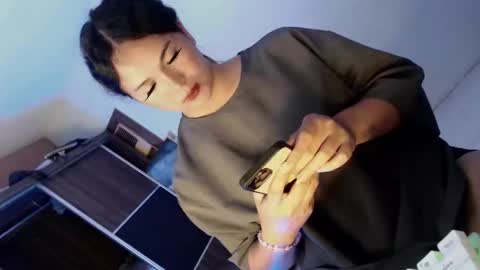 Snapshot of yourlovingpearl chatting on 09.10.25 PEARL online show from 09.10.25
