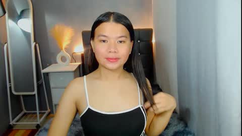 Snapshot of yourmissingprincess chatting on 11.24.25 yourmissingprincess online show from 11.24.25