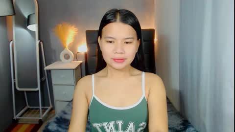 Snapshot of yourmissingprincess chatting on 12.17.25 yourmissingprincess online show from 12.17.25