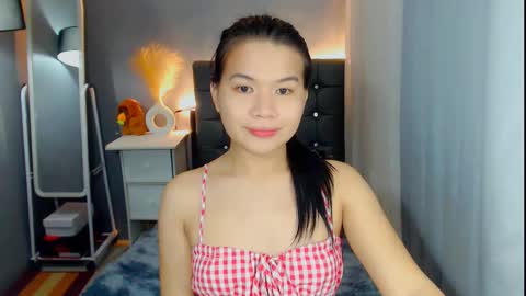 Snapshot of yourmissingprincess chatting on 01.11.26 yourmissingprincess online show from 01.11.26