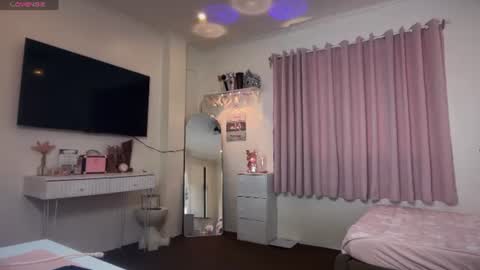 Snapshot of yournaughtyprincessx chatting on 06.19.26 yournaughtyprincessx online show from 06.19.26