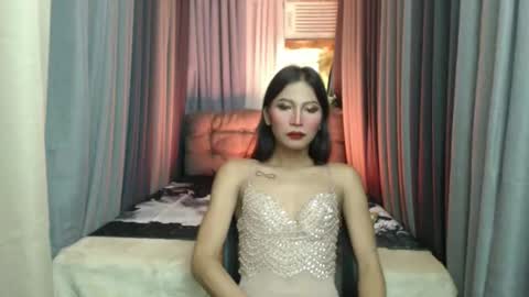 yourprettybella_ts online show from 10.30.25