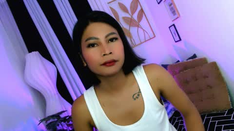 Snapshot of yourprettybella_ts chatting on 05.21.26 yourprettybella_ts online show from 05.21.26