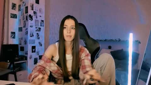 Snapshot of yourrdanceteacher chatting on 09.12.25 Eva online show from 09.12.25