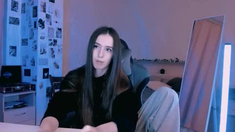 Snapshot of yourrdanceteacher chatting on 10.05.25 Eva online show from 10.05.25