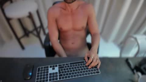 Snapshot of yoursfrenchsubmissiveslutguy chatting on 05.27.26 yoursfrenchsubmissiveslutguy online show from 05.27.26