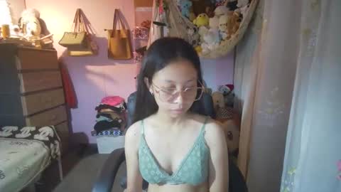 Snapshot of yourshy_cess chatting on 04.17.26 Cess online show from 04.17.26