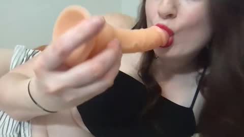 YoursTrulyBella online show from 03.11.26