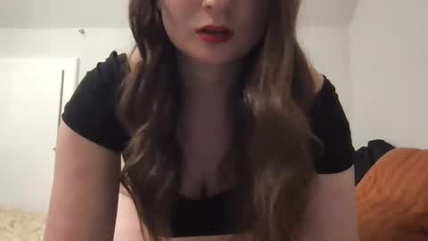 YoursTrulyBella online show from 03.17.26