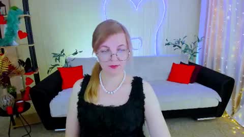 Snapshot of youruniverser chatting on 07.07.26 Alice online show from 07.07.26
