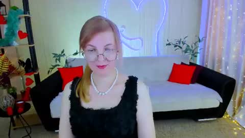 Snapshot of youruniverser chatting on 07.07.26 Alice online show from 07.07.26