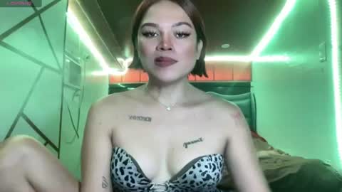Snapshot of yourwildestdreamgirl chatting on 06.22.26 ANDREA online show from 06.22.26
