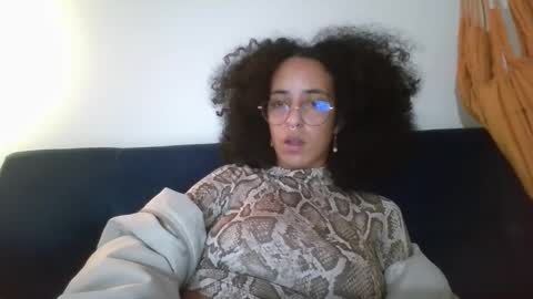 Snapshot of youwishtobeme chatting on 12.03.24 elizabeth ju online show from 12.03.24