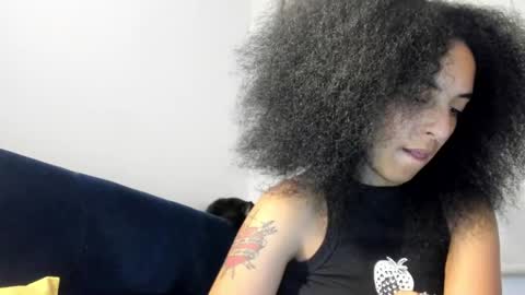 Snapshot of youwishtobeme chatting on 02.03.25 elizabeth ju online show from 02.03.25