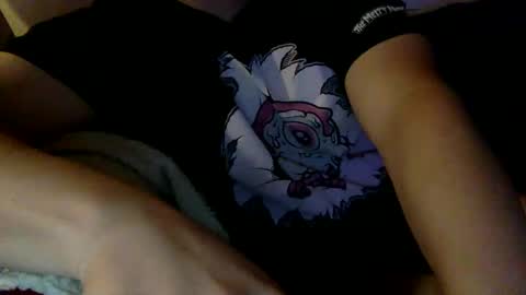 Snapshot of yque2 chatting on 12.28.24 yque online show from 12.28.24