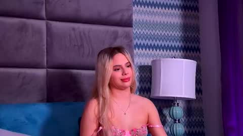 Foxie online show from 12.21.25