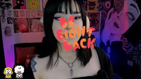    rawr   Anne Independent model      online show from 12.19.25