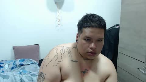 Snapshot of yulian_bigclit07 chatting on 05.25.26 Yulian online show from 05.25.26