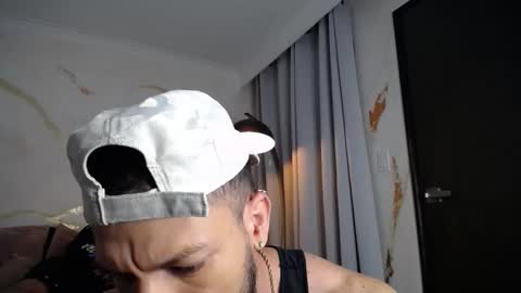 Snapshot of yulianpereira25 chatting on 11.01.25 yulian 2811 online show from 11.01.25