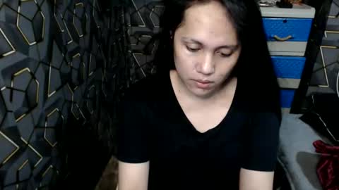 Snapshot of yumi_white chatting on 10.12.25 yumi online show from 10.12.25