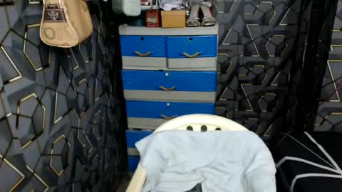 Snapshot of yumi_white chatting on 06.05.26 yumi online show from 06.05.26