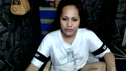 Snapshot of yumi_white chatting on 06.11.26 yumi online show from 06.11.26