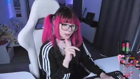 Snapshot of yumi_youkai chatting on 06.15.26 Yumi 3 online show from 06.15.26