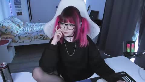 Snapshot of yumi_youkai chatting on 06.17.26 Yumi 3 online show from 06.17.26