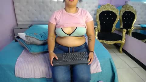 Snapshot of yumiviolet chatting on 02.10.26 YumiViolet online show from 02.10.26