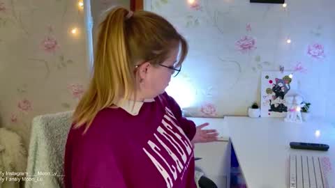 Polly online show from 12.02.25