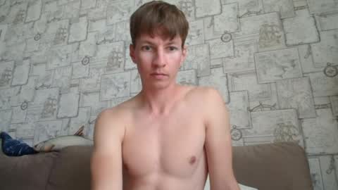Snapshot of yummyalexxx chatting on 04.17.26 Alex online show from 04.17.26