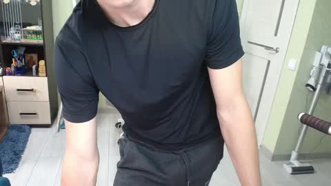 Snapshot of yummyalexxx chatting on 04.19.26 Alex online show from 04.19.26