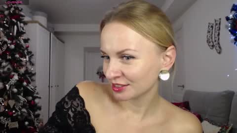 Snapshot of yummylilya chatting on 12.06.24 Lillya online show from 12.06.24
