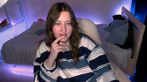 Snapshot of yummypolly chatting on 01.10.25 YummyPolly online show from 01.10.25