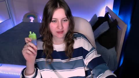 Snapshot of yummypolly chatting on 01.12.25 YummyPolly online show from 01.12.25