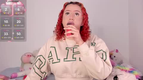 Snapshot of yunahott_ chatting on 11.18.25 yunahott_ online show from 11.18.25